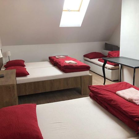 U Vinarstvi Hotel Mutenice Ngoại thất bức ảnh